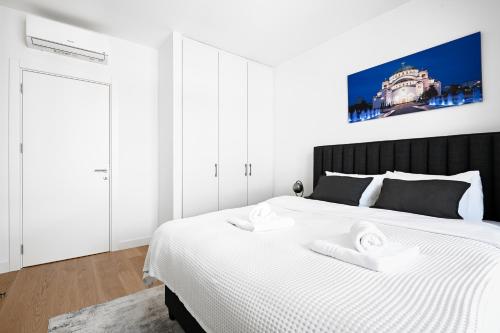Postel nebo postele na pokoji v ubytování Belgrade Waterfront LINA Apartments