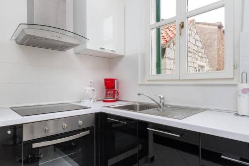 Apartment Central Old town with private indoor garage parking