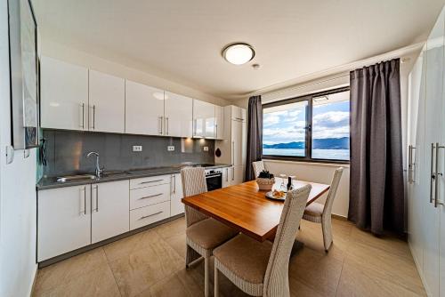 Apartments by the sea Viganj, Peljesac - 24663