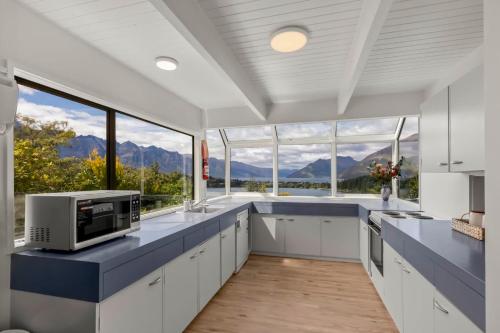 En generel udsigt til bjerge eller udsigt til bjerge taget fra feriehuset