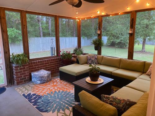 Posezení v ubytování I95 easy Gym Golf Cart FirePit Pet ok