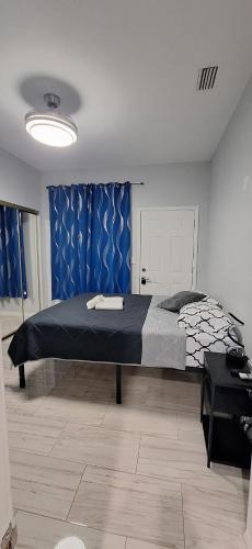 Katil atau katil-katil dalam bilik di 3- Small Oasis, Tampa
