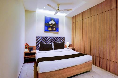 Postel nebo postele na pokoji v ubytování Townhouse Oak New Nashik Highway Kalyan Bhiwandi