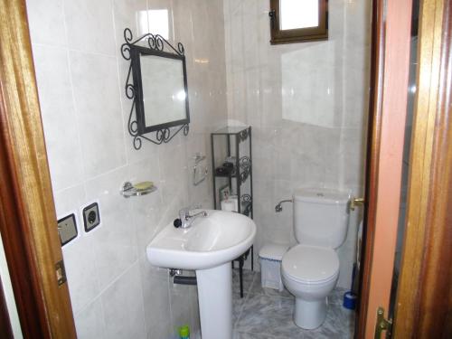 Phòng tắm tại Casa Rural El Carrascal