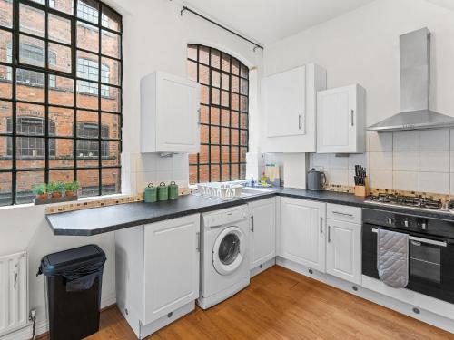 The Gilder 2BR Birmingham JQ with Parking & WiFi photo 13