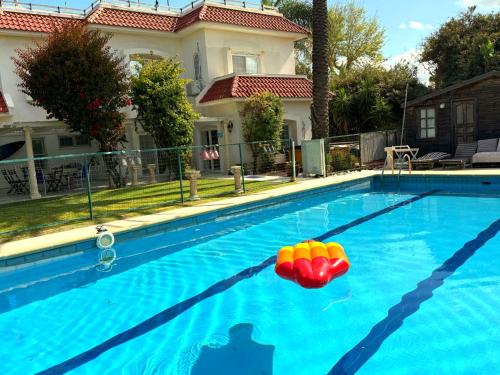 Sleeps 12 Family Villa By The Sea W Jacuzzi &
