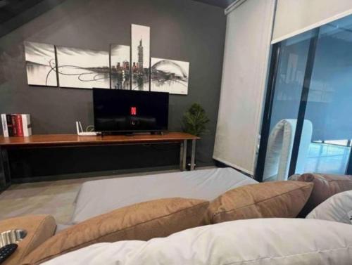 Fotografie z fotogalerie ubytování SelfCheckIn TownHome in Charoen Nakhorn 60 near BTS Iconsiam Asiatique and Chaophraya River Maximum 4 Guests v destinaci Bangkok