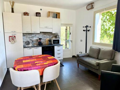 Η κουζίνα ή μικρή κουζίνα στο La maison des Huskys