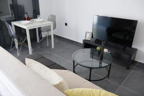 Porto Piraeus Suites Near Maniatika Metro Station-B1
