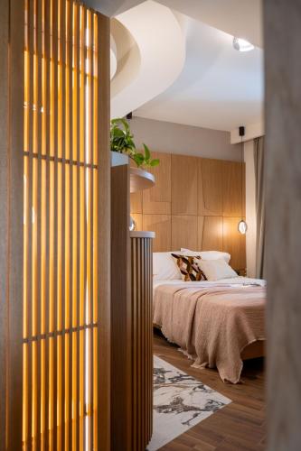 City Core Katerini, Platea Lux