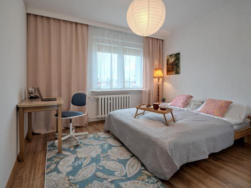 Gdańsk Central Apt - Balcony, Workspace - by Rentujemy