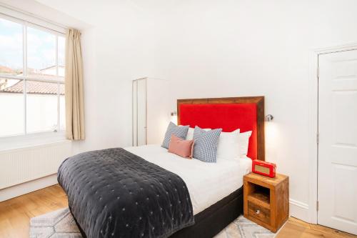 Suite 2, Berkeley Suites photo 14