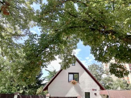 Prague house in Green Oasis 10min to the downtown