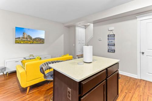 Φωτογραφία από το άλμπουμ του Stylish & Cozy 2-BR Detroit σε Ντιτρόιτ