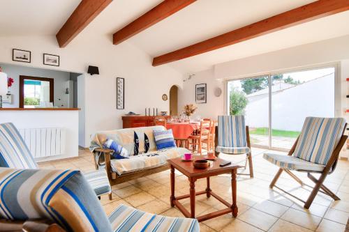 700m de la plage, jardin, 4 adultes 2 enfants
