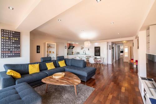 Wonderful sea-view 5-room apartment