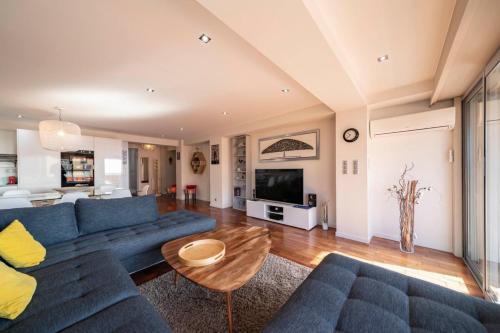 Wonderful sea-view 5-room apartment