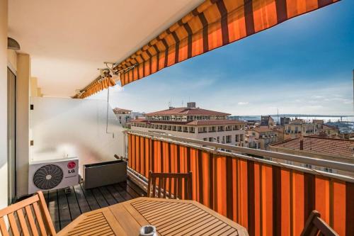 Wonderful sea-view 5-room apartment