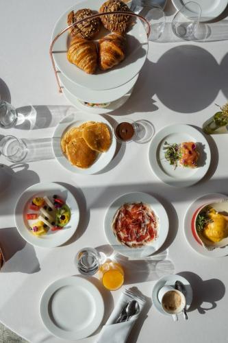 Jídlo v hotelu nebo okolí