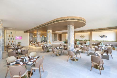 Un lugar para sentarse en Regenta Hotel Science Center, Bhuj