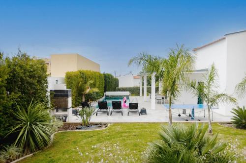 Villa Olivia - NEW!