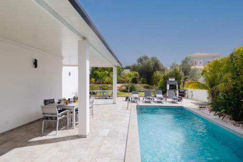 Villa Olivia - NEW!