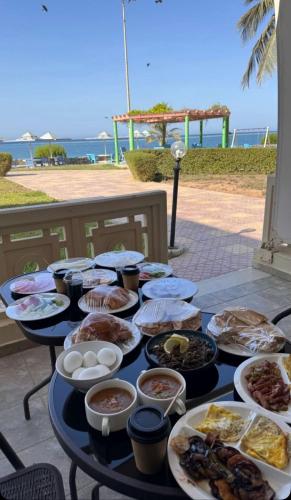 Mad på resortet eller i nærheden