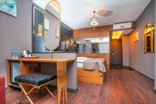 Η κουζίνα ή μικρή κουζίνα στο 216 Eagle Palace Suite