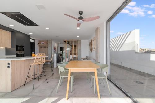 Μπαλκόνι ή βεράντα στο Villa Aurea, Piscina privada, Solárium, Vistas