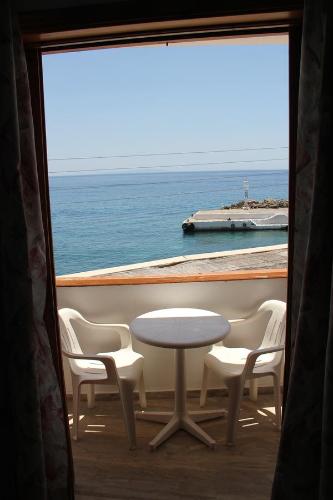Γενική θέα στη θάλασσα ή θέα στη θάλασσα από  αυτό το ξενοδοχείο