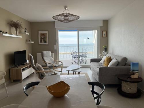 AS21932 - Appartement P3 magnifique Vue Mer en dernier étage sur le Front de Mer