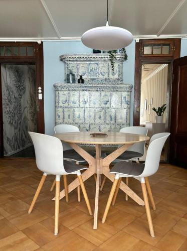 Bright & Stylish-Heart of Old City-Experienced Hosts
