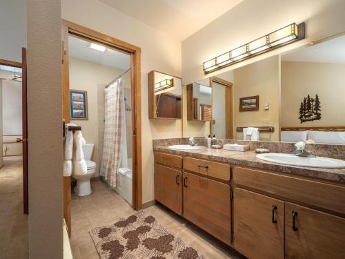 Ένα μπάνιο στο RMR: Primrose 1711 Condo in The AspensWilsonWY