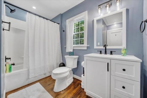 Gallery image of NEW 3BR Seconds to Blue Ridge Parkway-Cozy & Comfy in Ruxton
