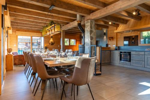 Chalet des Cîmes, chaleureux avec jacuzzi et sauna
