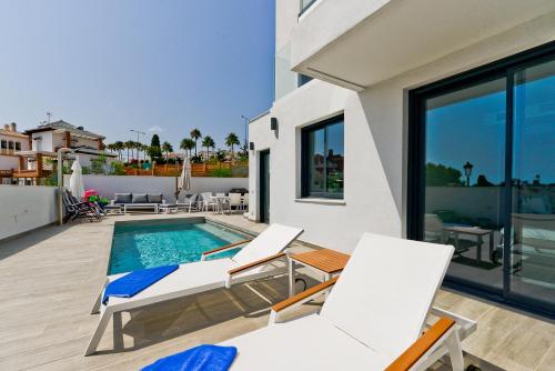 Royal Palm 36 8 Pax Villa with Heated Private Pool