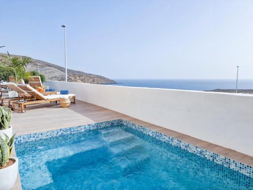 Seaside Home Jacuzzi Pool Free Surf Retreat