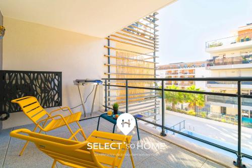 SELECT' -T3 au coeur du Lavandou à proximité des commerces et des plages avec parking et piscine - EDEN-E31