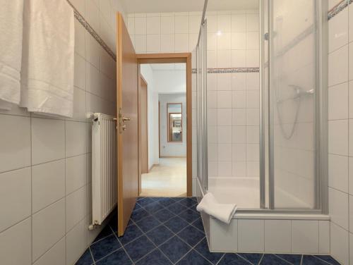Phòng tắm tại Hotel Forsthaus Oberau