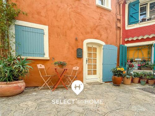 Φωτογραφία από το άλμπουμ του SELECT' - Studio au coeur du village de Bormes-les-mimosas ! - GECKO σε Bormes-les-Mimosas