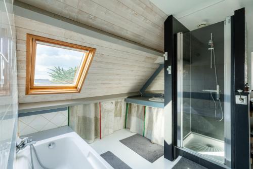 Koupelna v ubytování Hent Ar Mor - Maison avec jardin