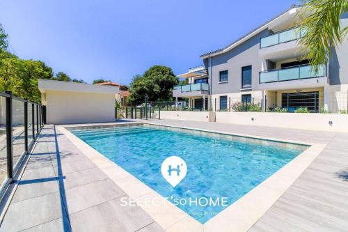 Piscina de la sau aproape de SELECT'soHOME - Superbe appartement pour 4 personnes à deux pas de la plage et des commerces de la Favière ! - ILOA-B01