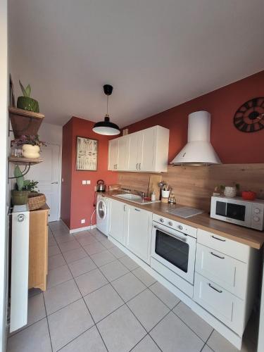 Gerland T2 standing - balcon - parking privé souterrain