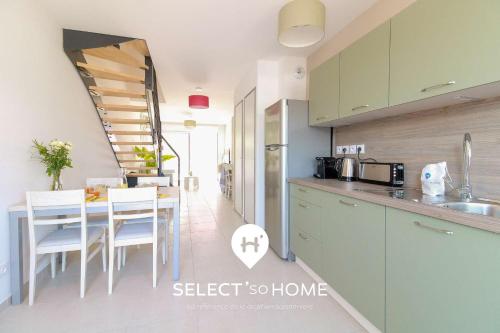 Kuchyň nebo kuchyňský kout v ubytování SELECT'SO HOME - Résidence Le Poséidon - Mazet en Duplex - Prestations de qualité & Services Hôteliers - POS-G