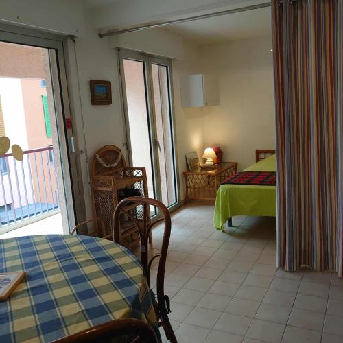 2DOM28 studio avec parking proche plage