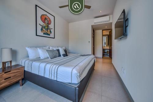 Fotografie z fotogalerie ubytování 2BR Condo with Rooftop Pool - 2 Min Walk to Beach v destinaci Bucerías