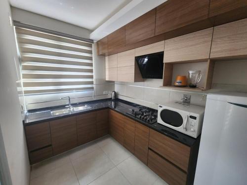 Η κουζίνα ή μικρή κουζίνα στο new apartment