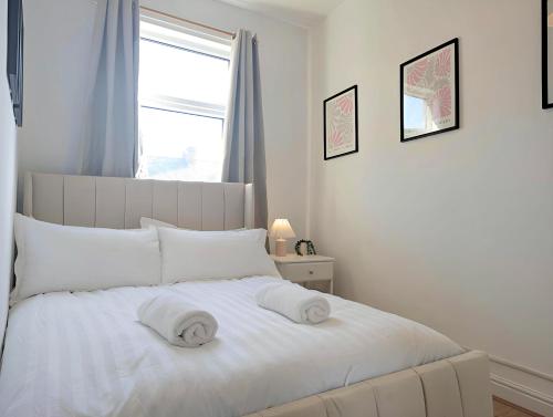 Charming 3-Bed Home Near Centre Free Parking photo 10