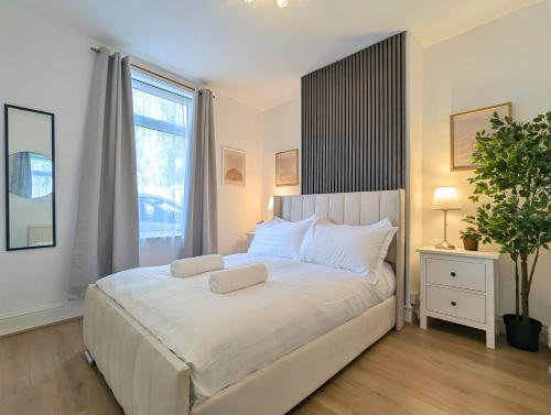 Charming 3-Bed Home Near Centre Free Parking photo 7