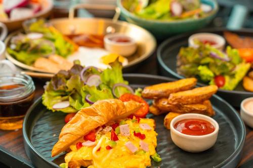 Jídlo v hotelu nebo okolí